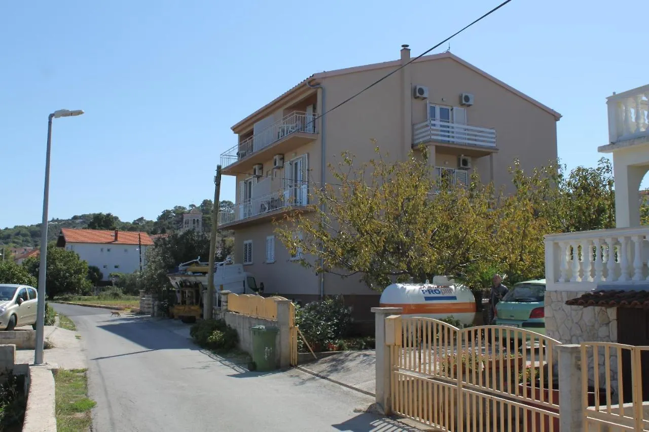Apartments And Rooms By The Sea Tkon, Pasman - 8377 3*, Ткон Хорватия